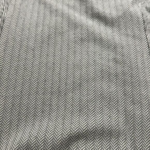 Lululemon grey gray herringbone long sleeve thumb hole pullover shirt top 4 - Picture 5 of 6